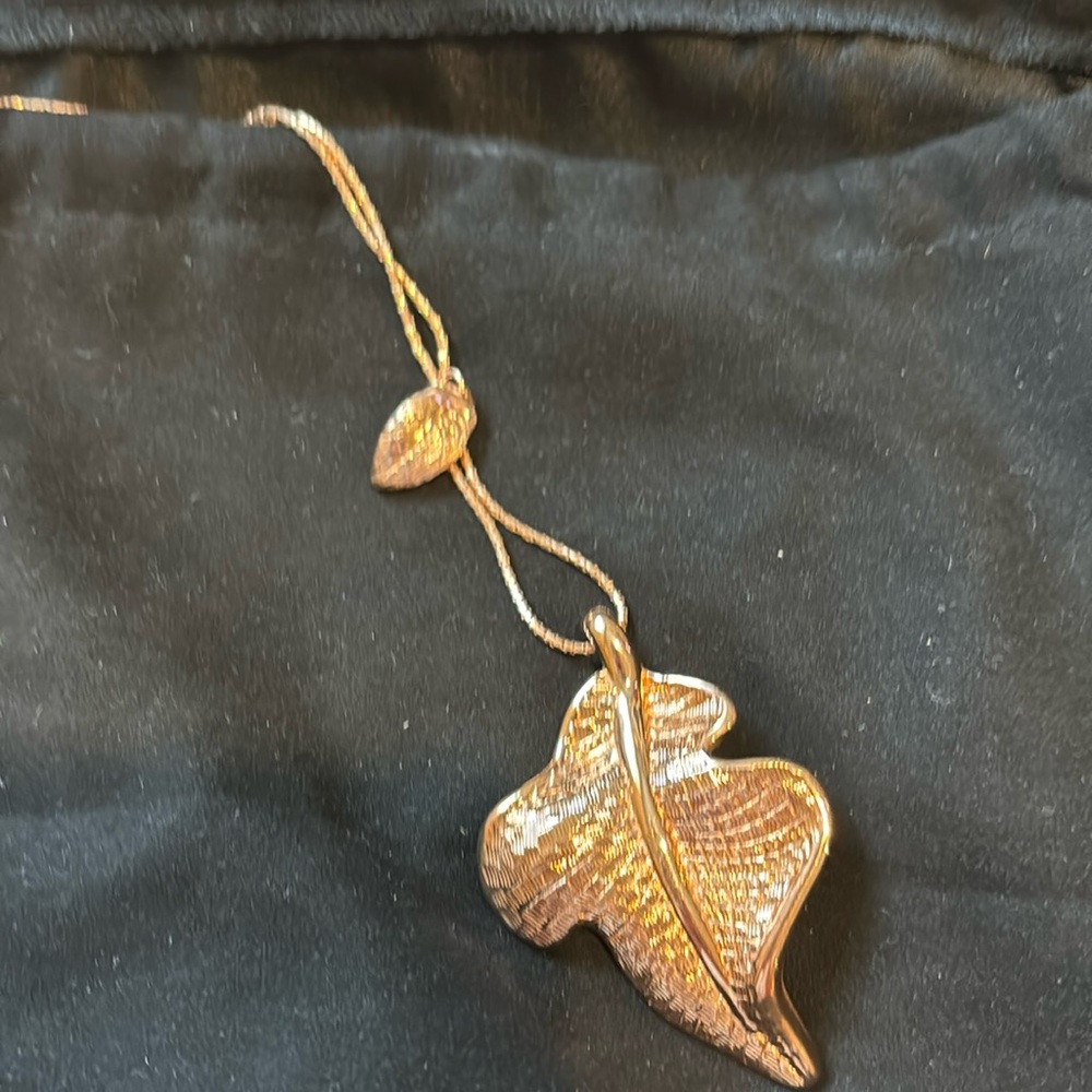 Lisa Robertson adjustable Rose gold look necklace! - Picture 1 of 3